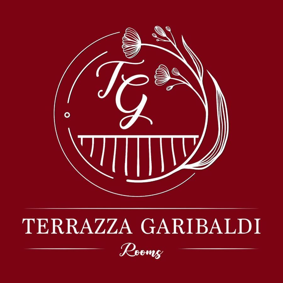 לינה וארוחת בוקר נאפולי Terrazza Garibaldi מראה חיצוני תמונה